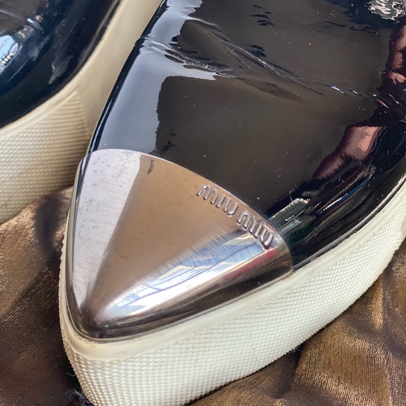 ➖Miu Miu black patent leather metal cap top sneaker platform pointy toe shoes 🔗 - Picture 4 of 9